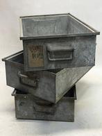 Cercueil (3) - Fer - bacs de stockage en fer