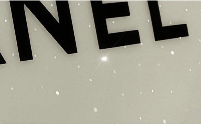 Verlichte gevelbord Chanel - Lichtbord - Plastic, Antiquités & Art, Antiquités | Assiettes décoratives & Carrelages