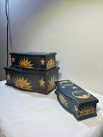 Doos - Set van Drie Vintage Folk Art Dozen Figuren in Blauw