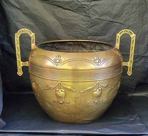 Grand Cache Pot Ancien dépoque Art Nouveau, Antiquités & Art, Art | Objets design