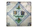 Antique Carreau - Drie Delfts blauwe tegels, florale