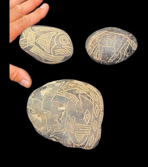 Original reproduction of 3 engraved Ica stones from a large, Antiek en Kunst, Curiosa en Brocante