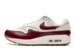 Nike Air Max 1 LX Team Red - Maat 38 EU, Kleding | Heren, Schoenen, Ophalen of Verzenden, Nieuw