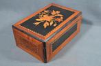 Doos - Kistje in fineer van kostbaar hout en marqueterie -