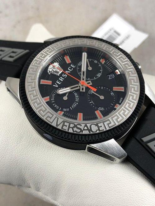 Versace - Greca Action Chronograph - VE3J002 22 - Homme -, Handtassen en Accessoires, Horloges | Heren