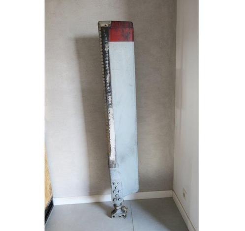 A propeller from Military Helicopter MI-8  MI-24 -, Antiek en Kunst, Curiosa en Brocante