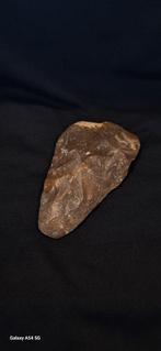 Paleolithisch Vuursteen Triangulair biface uit het zuiden, Antiek en Kunst