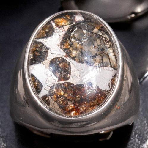 Bague en météorite pallasite, Afrique - Hauteur : 28.5 mm -, Verzamelen, Mineralen en Fossielen