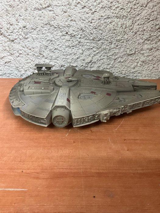 Hasbro - Speelgoed Millennium Falcon - V.S., Collections, Cinéma & Télévision