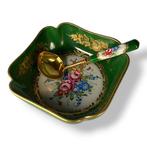 Decoratief ornament (2) - Pillivuyt - Frankrijk - Terrine, Antiek en Kunst