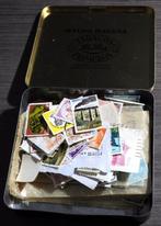 Wereld - Doos vol met een uitzoekpartij in enveloppen,, Gestempeld