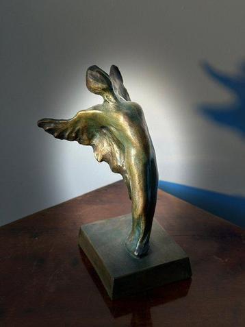 Sculpture, Abstrakte Bronzeskulptur – Weibliche Gestalt mit