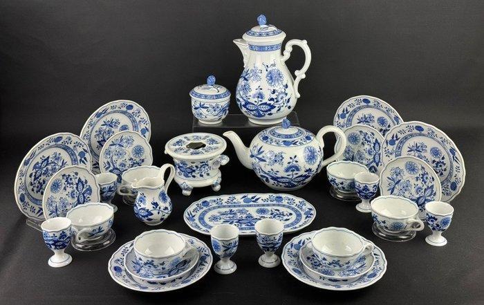 Hutschenreuther - Koffieservies (30) - Zwiebelmuster -, Antiek en Kunst, Antiek | Meubels | Tafels