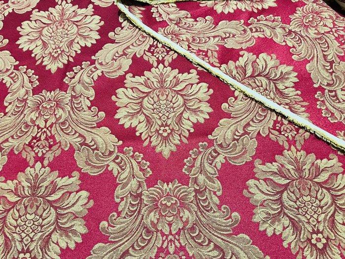 Exclusief damastweefsel in robijnrood: een meesterwerk van, Antiek en Kunst, Antiek | Tapijten, Tafelkleden en Textiel