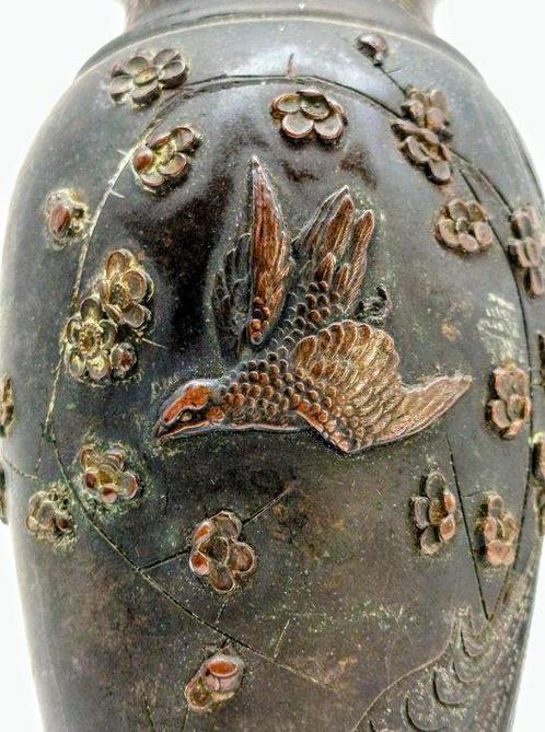 Vaas - Brons - Japan - Een paar bronzen vazen (Zonder, Antiek en Kunst, Antiek | Overige Antiek