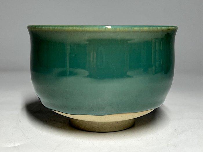 Ueno Ware Tea Bowl by Aoyagi Suih – Elegant Blue-Glazed, Antiek en Kunst, Antiek | Overige Antiek