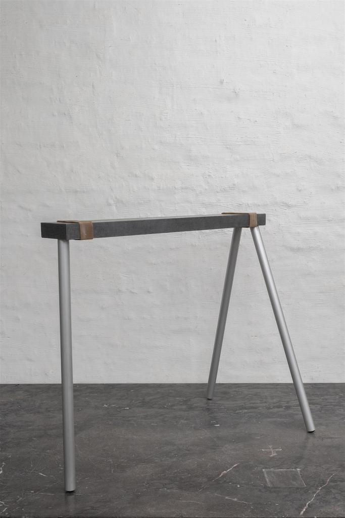 Maarten Van Severen bureau Schraag onderstel, Maison & Meubles, Bureaux