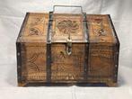 Poitrine - Bois dur - Coffre de pignon, néo-gothique -, Antiquités & Art