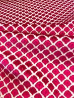 Fluwelen jacquard met een klein, regelmatig geometrisch