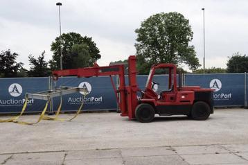 Veiling: Containerheftruck Clark Diesel beschikbaar voor biedingen