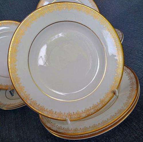 Royal Doulton - Ontbijtbord (9) - Beenderporselein -, Antiek en Kunst, Antiek | Meubels | Tafels
