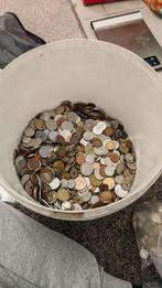 Wereldwijde verzameling munten van meer dan 6 kg.. (Zonder