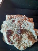 Stunning Red Garnet crystal on matrix, 475 ct, 95 gr, Verzamelen, Mineralen en Fossielen, Verzenden