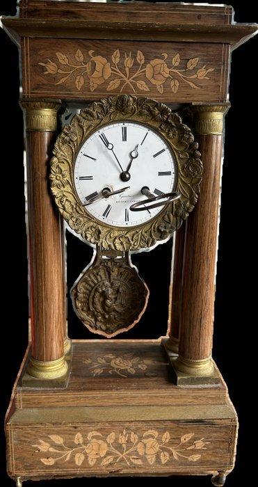 Pendule Empire Bois, bronze oxydé/ doré - 1830, Antiek en Kunst, Antiek | Klokken