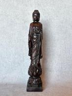 Bouddha Amitabha debout, dans un style chinois classique,, Antiquités & Art