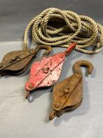 Maritieme objecten (3) - Smeedijzer- Katrollen