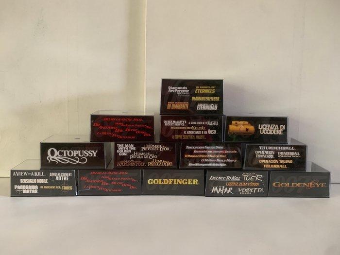 James Bond - thirteen cars James Bond films and Booklets, Verzamelen, Film en Tv