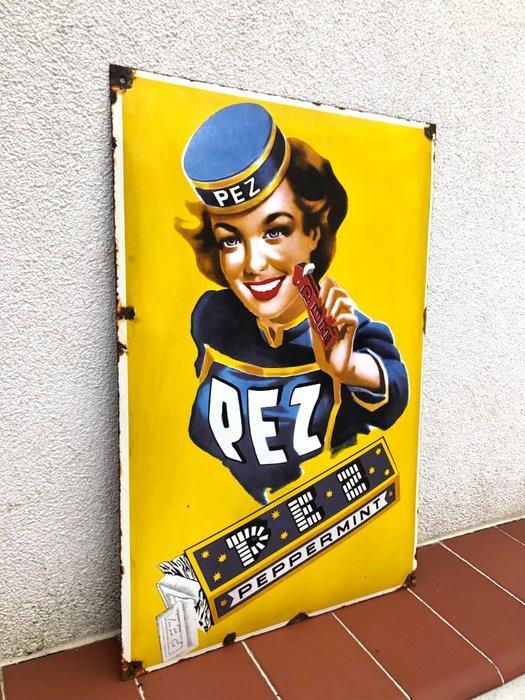 PEZ Peppermint Sweets Shop Advertising Enamel Sign -, Antiek en Kunst, Antiek | Wandborden en Tegels