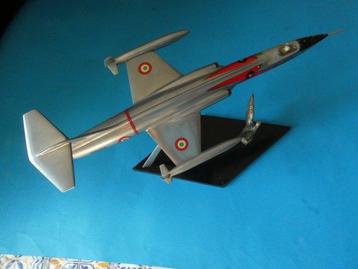 Fom Aer - Militaire miniatuur beeldjes - Aluminium beschikbaar voor biedingen