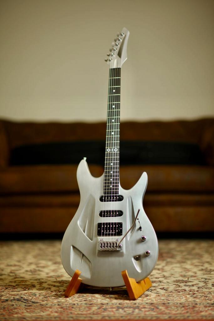 Aristides 010 Signature | Aluminium, Muziek en Instrumenten, Snaarinstrumenten | Gitaren | Elektrisch, Verzenden