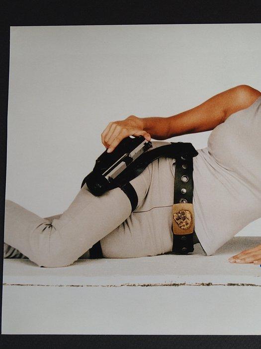 Tomb Raider - Signed by Angelina Jolie, with Letter of, Verzamelen, Film en Tv