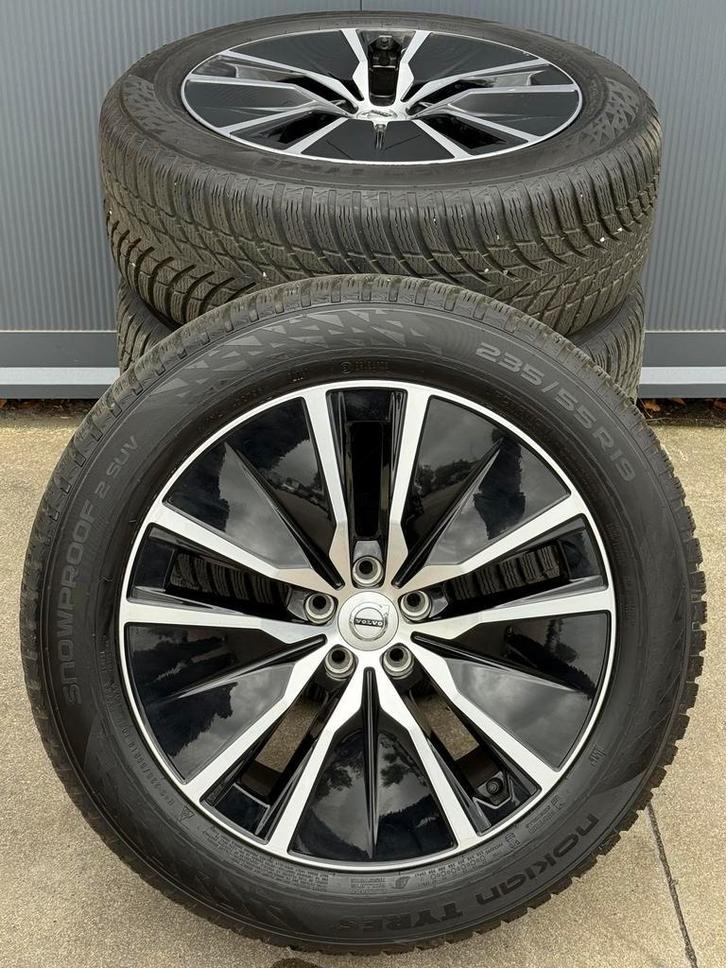 Originele Volvo Winterset 235/55 R19, Auto-onderdelen, Banden en Velgen, 19 inch, Winterbanden, 235 mm, Personenwagen, Nieuw, Banden en Velgen