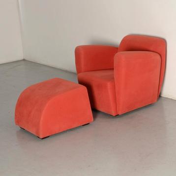 Frontseat fauteuil met voetenbank, rood beschikbaar voor biedingen