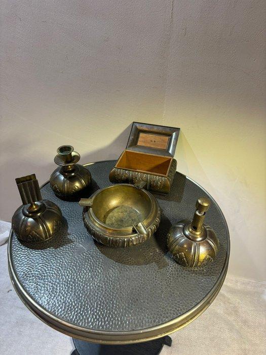 E.M - Table dappoint (6) - Artdeco - bois - cuivre - métal, Antiek en Kunst, Kunst | Designobjecten