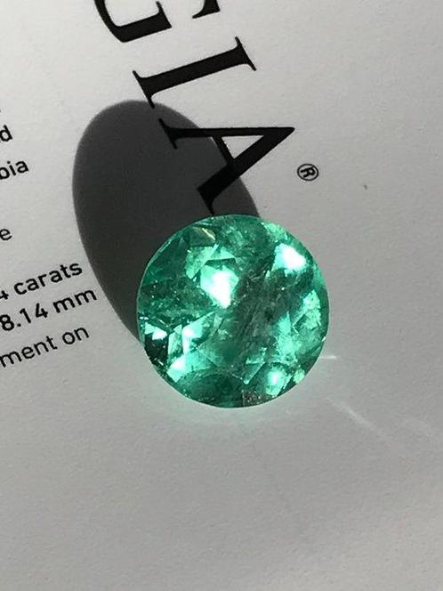 1 pcs Vert Émeraude - 6.64 ct - Gemological Institute of, Handtassen en Accessoires, Edelstenen