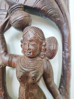 Shakuntala handgesneden houten beeld - Hout, Rozenhout -