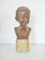 Montagu - sculptuur, LEspiègle, Buste de jeune garçon - 28