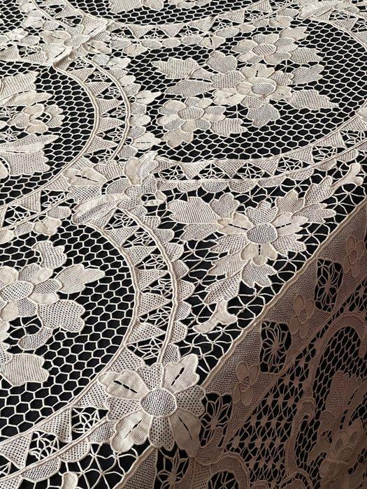 Magnifieke Burano kantmantel, prachtig handwerk. -, Antiquités & Art, Antiquités | Autres Antiquités