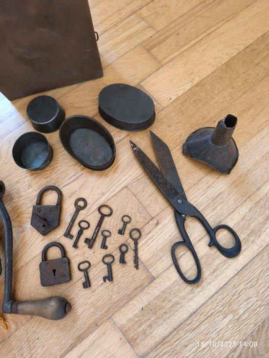 Themacollectie - Oude gereedschappen, Antiek en Kunst, Antiek | Speelgoed