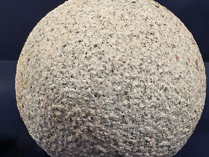 Vaas (2) - Steen - Steenbollen schoongemaakt., Antiek en Kunst, Curiosa en Brocante