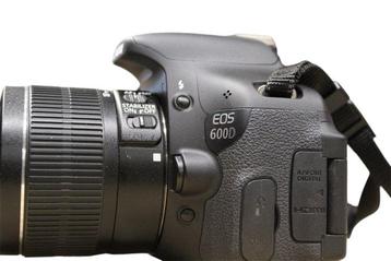 Canon EOS 600D + EF-S 18-55mm IS II + Caricabatterie