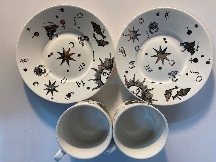 Fornasetti - Kop en schotel (4) - Keramiek - kopjes en, Antiquités & Art, Antiquités | Meubles | Chaises & Canapés