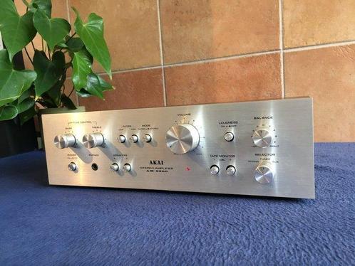 Akai - AM-2200 Amplificateur intégré à semi-conducteurs, Audio, Tv en Foto, Radio's