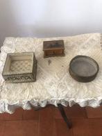 Kist (3) - Messing, Glas, Hout, Zijde, Kristal, Een set van, Antiquités & Art