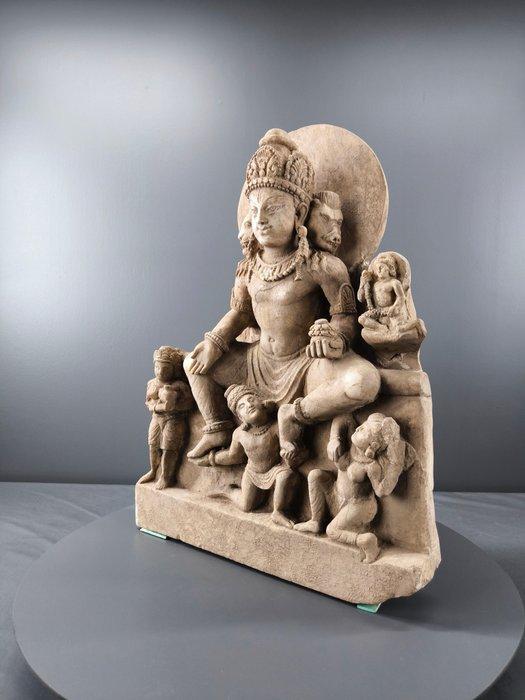 Hindu Shahi Een marmeren beeld van de driehoofdige Vaikuntha, Verzamelen, Mineralen en Fossielen