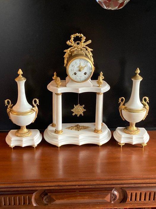 Klok en garnituur set (3) Empire - Carrara marmer -, Antiek en Kunst, Antiek | Klokken
